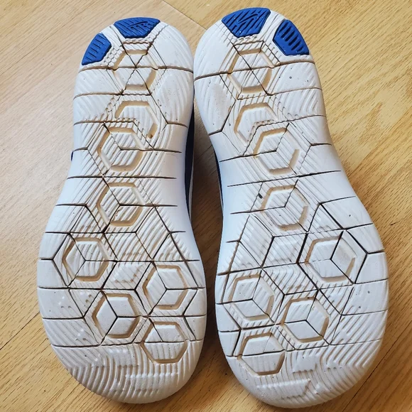 COPY - Nike Flex Contact Boy's Size 4Y. - Picture 6 of 9